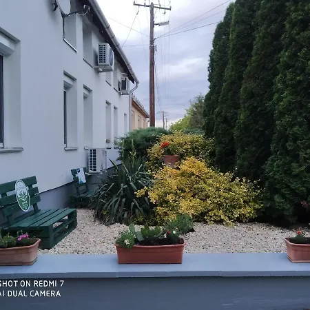 Lejlighed Voelgyfuerdo Apartman Eger