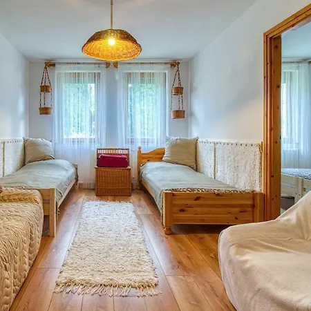 Voelgyfuerdo Apartman Apartment *